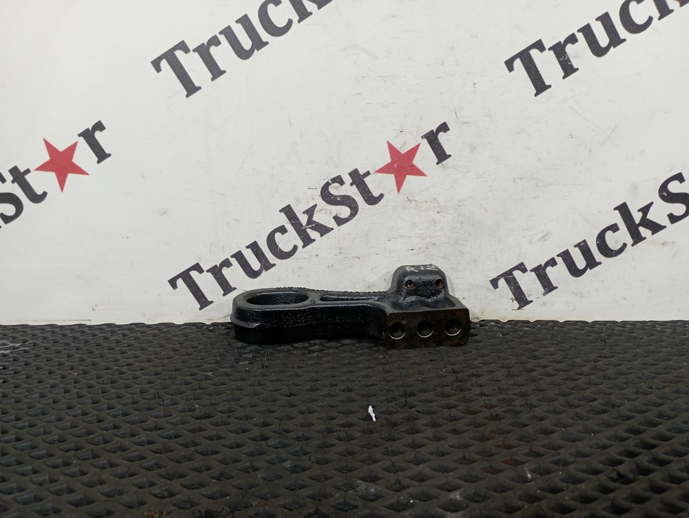 Кронштейн двигателя