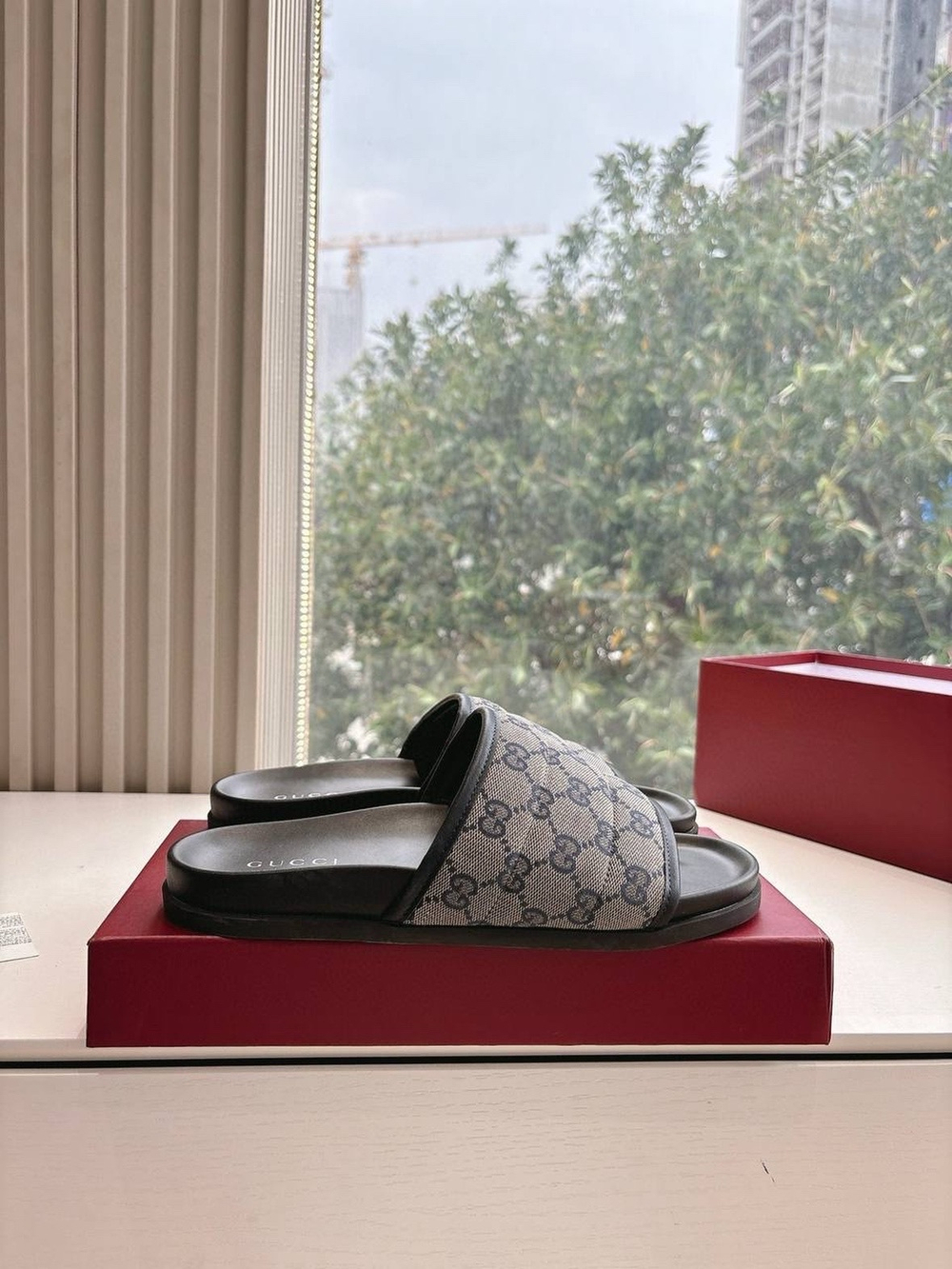 Шлепанцы Gucci
