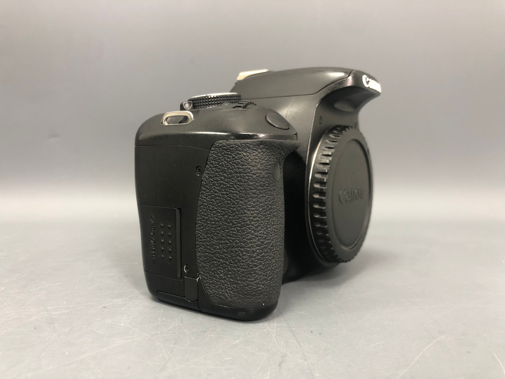 Canon EOS 600D (34.000 кадров)