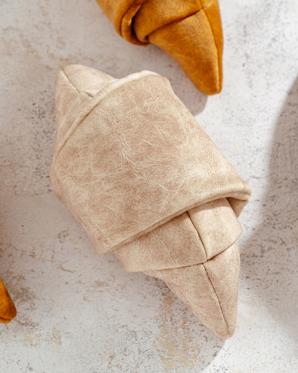 Поисковая игрушка для собак "Круассан"