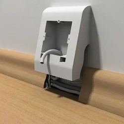 Монтажный бокс для плинтуса, короб в плинтус для розеток