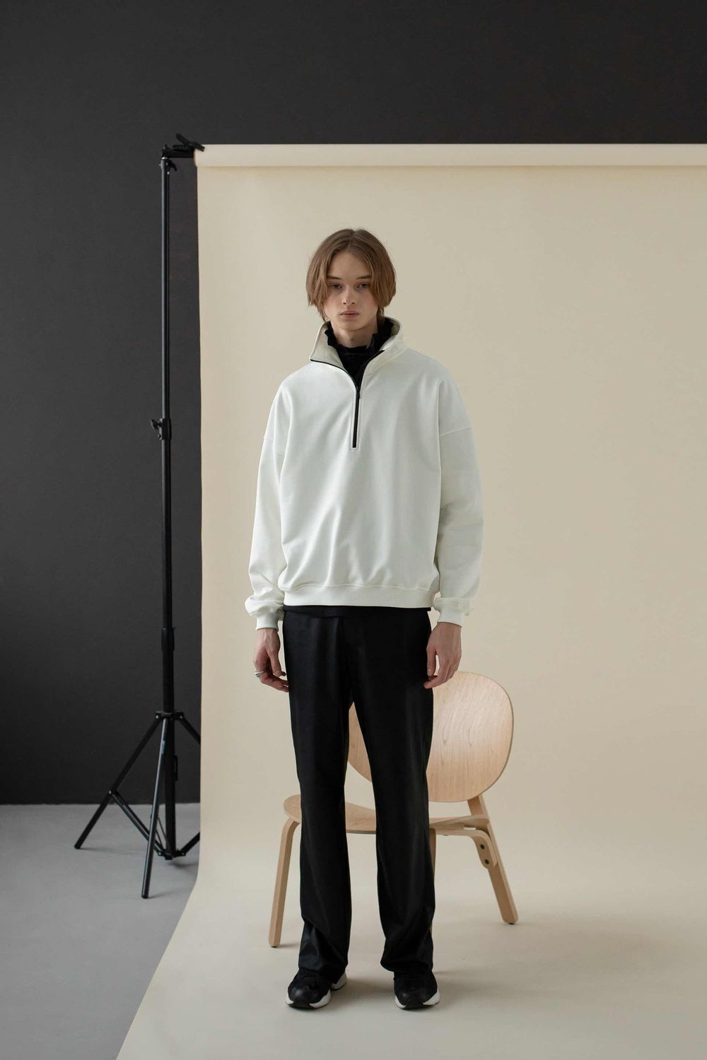 Толстовка MOE ZIP с высоким воротом Молочная