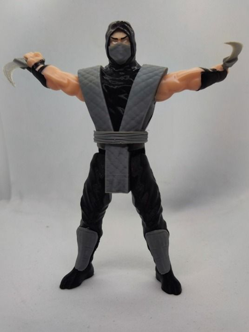Подвижная фигурка "Смоук" Mortal Kombat, пластик, цвет серый