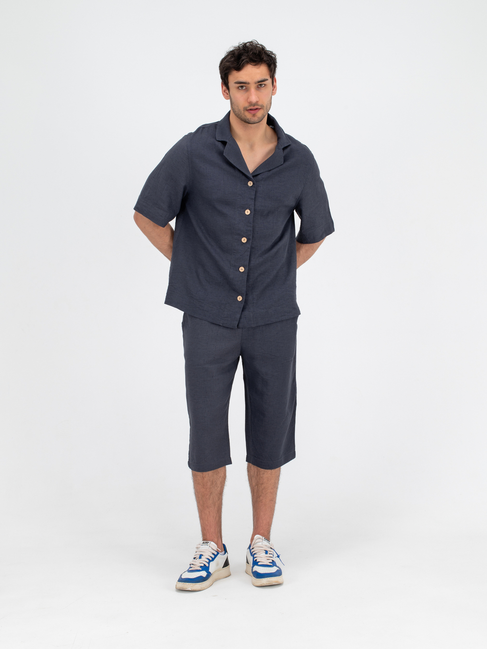 Костюм льняной с шортами. Графит