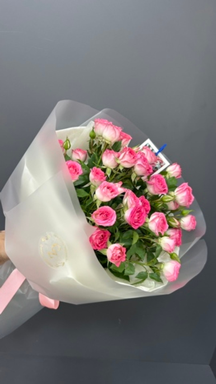 Букет из кустовых роз 7 веточек