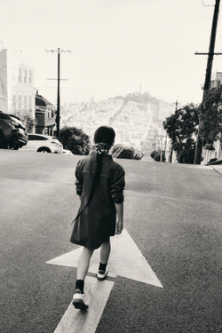 ZARA ДЖИНСОВОЕ ПЛАТЬЕ С РЕМНЕМ, ЧЕРНЫЙ