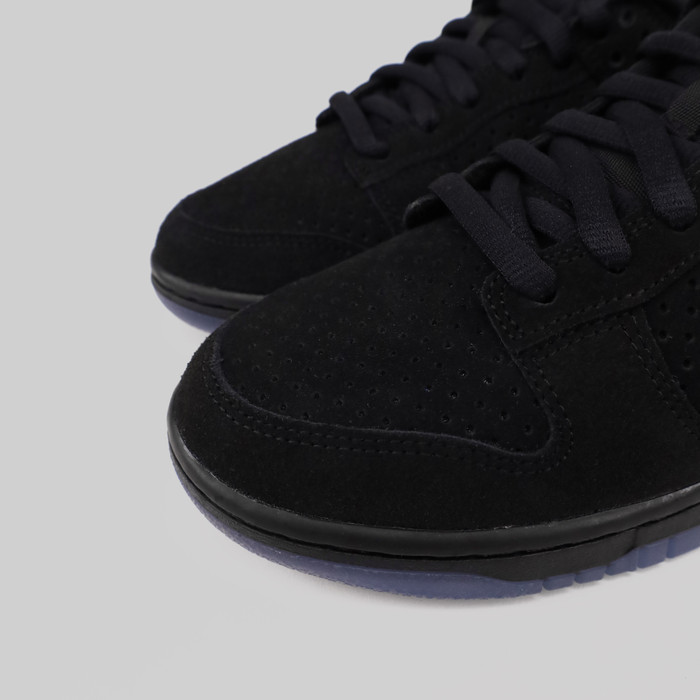 Кроссовки Nike x Undefeated Dunk Low SP артикул:DO9329-001 - купить в магазине Дайс