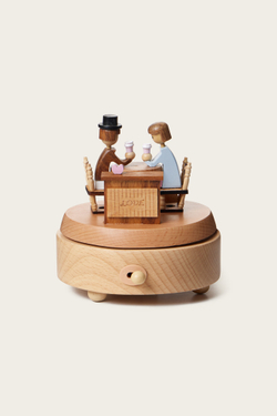 Музыкальный сувенир из дерева