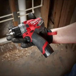 Milwaukee M12 FDD-202X FUEL дрель-шуруповерт аккумуляторная (2 x 2 Ач, ЗУ) 4933459816