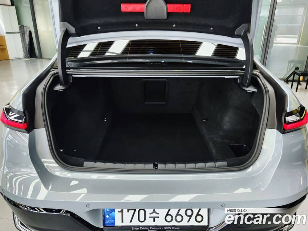 BMW 7 Series (G70) 740i sDrive M Sports (06.2023)