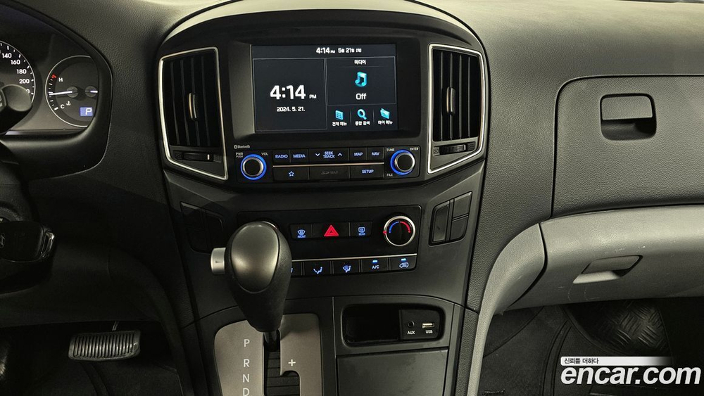 Hyundai The New Grand Starex Van 3-х местный (08.2019)