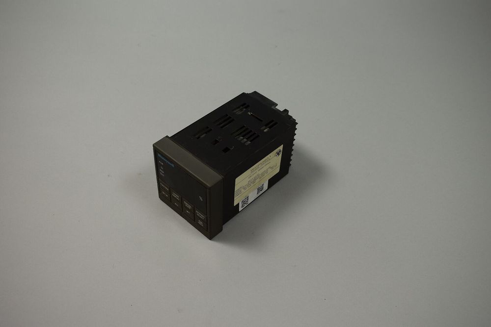 HONEYWELL UDC3000-DC300E-E-0A3-22-000-0-GE