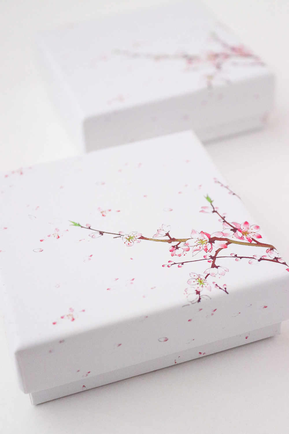 Футляр «Цветущая яблоня» под кольцо, серьги и подвеску.