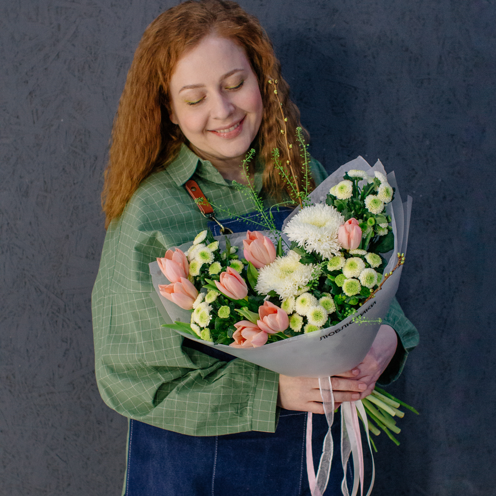 133. Свежий весенний букет с тюльпанами