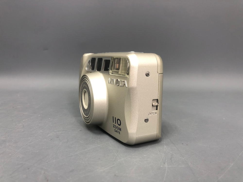 Minolta 110 Zoom (Date)
