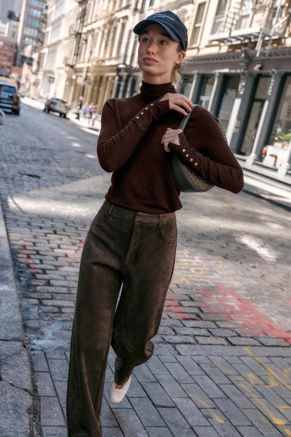 ZARA БАЗОВЫЙ ТРИКОТАЖНЫЙ ДЖЕМПЕР С ВЫСОКИМ ВОРОТНИКОМ, ШОКОЛАДНЫЙ