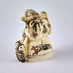 Нэцкэ Дзюродзин с посохом и корзиной рыбы