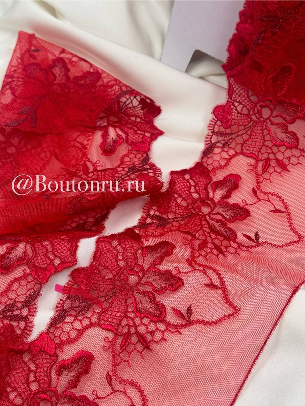 Кружево красное с вышитыми цветами 120 мм