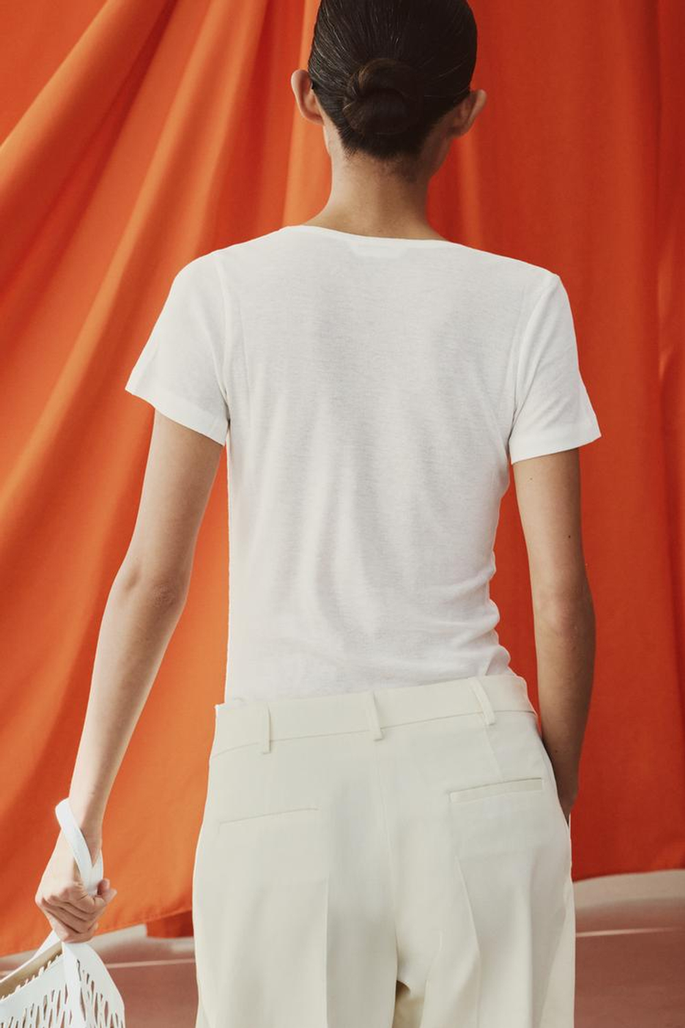 ZARA ФУТБОЛКА ИЗ ЛИОЦЕЛЛА И ШЕЛКА, ЖЕЛТОВАТО-БЕЛЫЙ