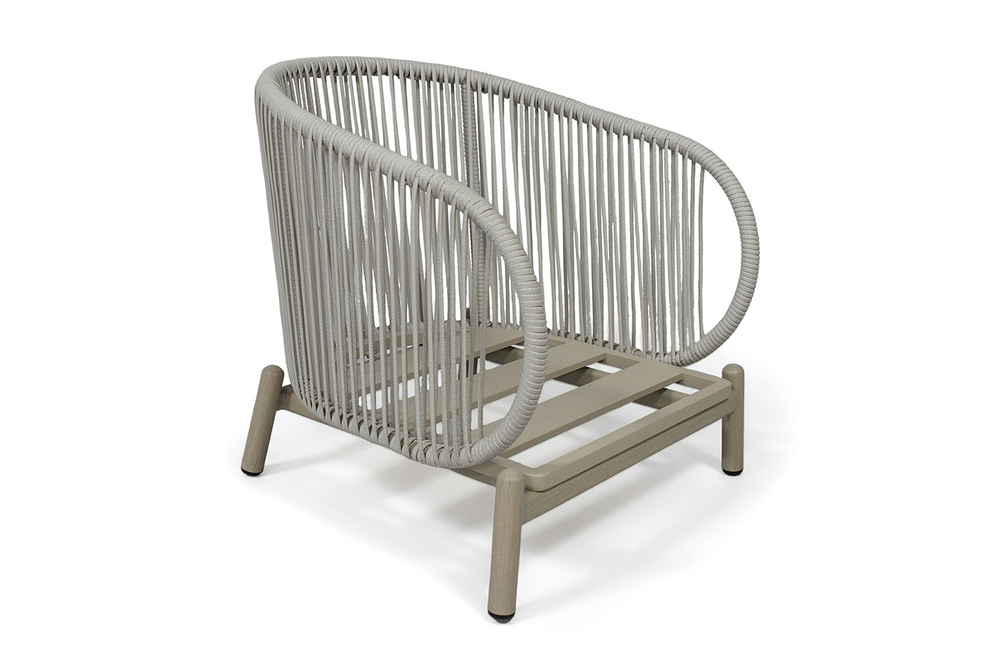 "Прато" кресло из искусственного ротанга, цвет светло-серый, каркас под дерево (холодно-бежевый)