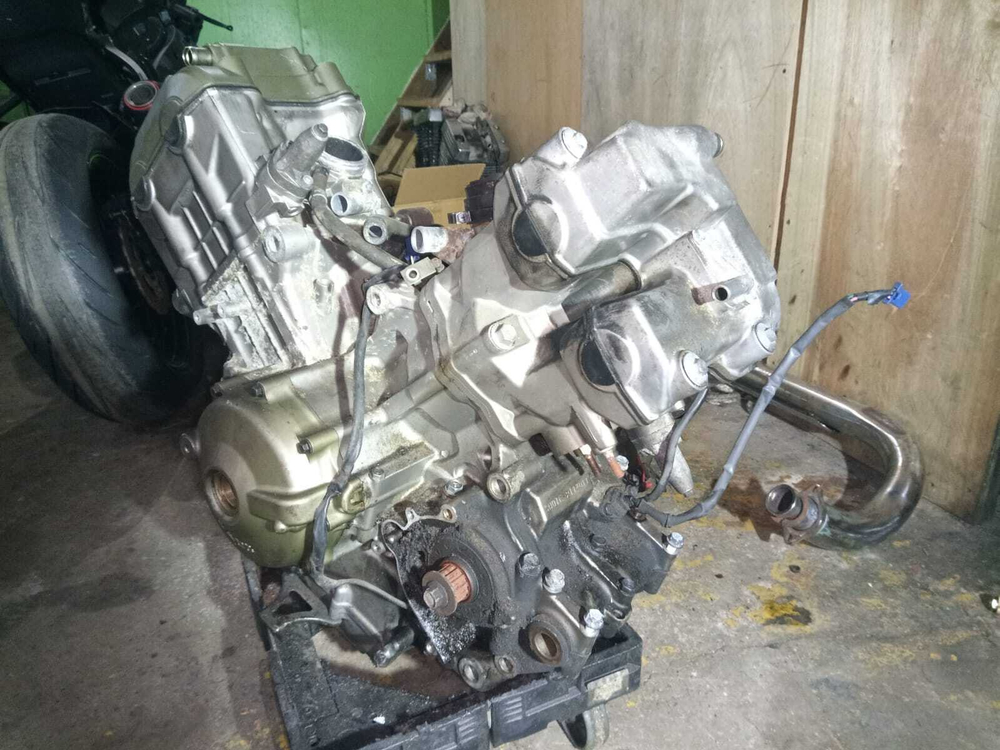 двигатель Honda XL1000 Varadero SD01 (без стартера и статора генератора)