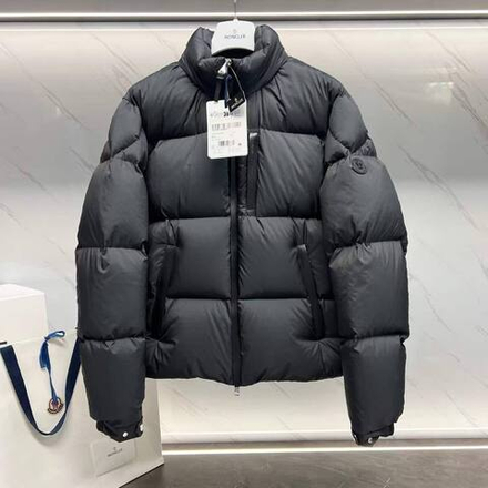 Пуховик Moncler