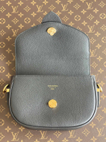 Louis Vuitton Pont 9 Soft MM