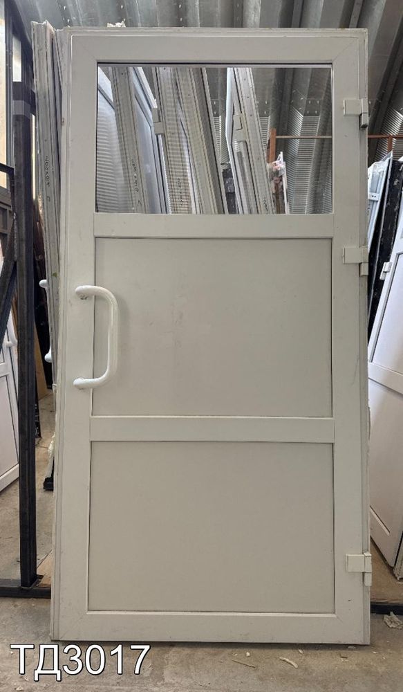 Дверь пластиковая входная Б/У 2030(в) x 1040(ш)
