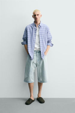 ZARA ДЖИНСОВЫЕ ШОРТЫ BAGGY С ВЫШИВКОЙ, ГОЛУБОЙ