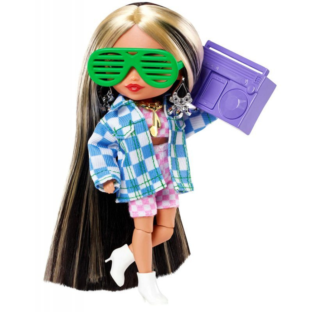 Barbie Extra Minis - Маленькая модная куколка в клетчатой курточке HGP64