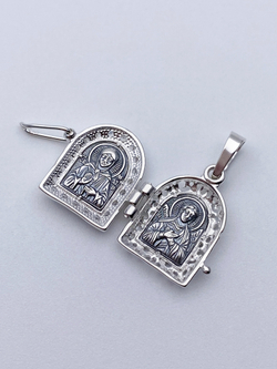 Ладанка из серебра/Чернение/С подвижным ухом/Со вставкой из прозрачных фианитов/Казанская БМ/Матрона/Ангел