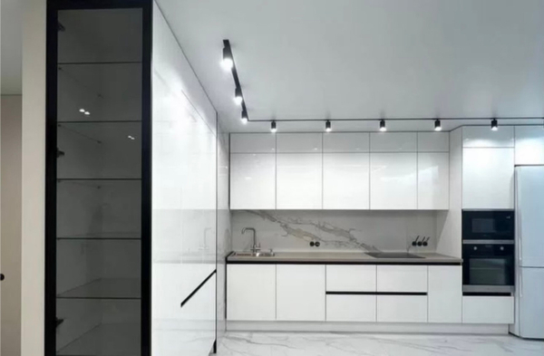 Примеры современных кухонь в дизайне из интернета