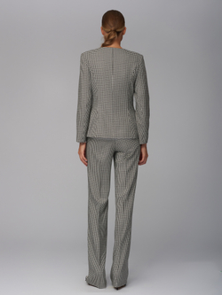 Женский серый костюм без ворота в клетку «гусиная лапка»