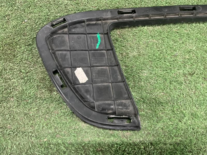 Накладка решетки радиатора левая Kia Sportage 4 QL (2018-2022)