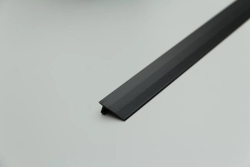 Алюминиевый порог для пола НЕПЛИНТУС UL20X6-03 Черный 20х6х2000 мм