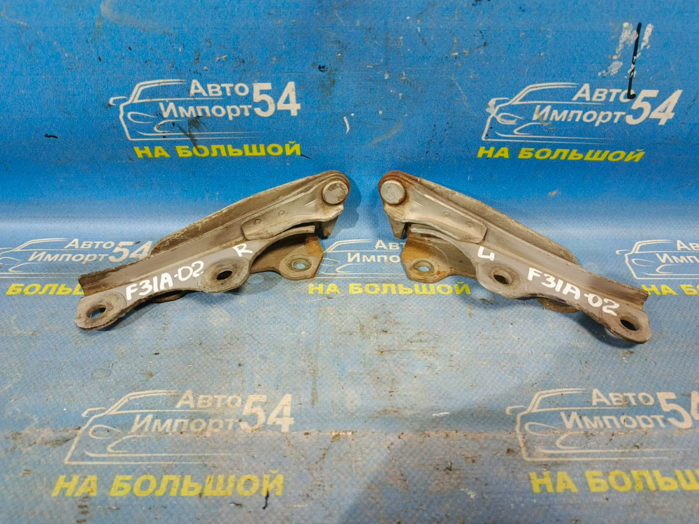 Петля капота левая MITSUBISHI DIAMANTE 1997