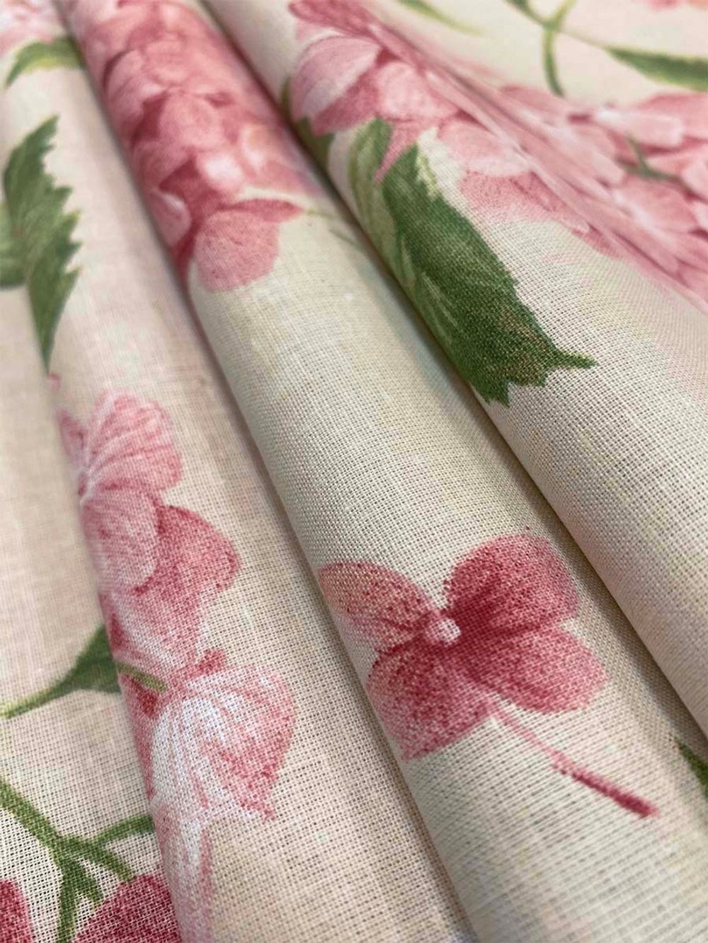 Постельное белье перкаль Сказка "Гортензия" 2-спальное Наволочка 50х70 см 2 шт Простынь на резинке 160x200 см Пододеяльник 175x215 см