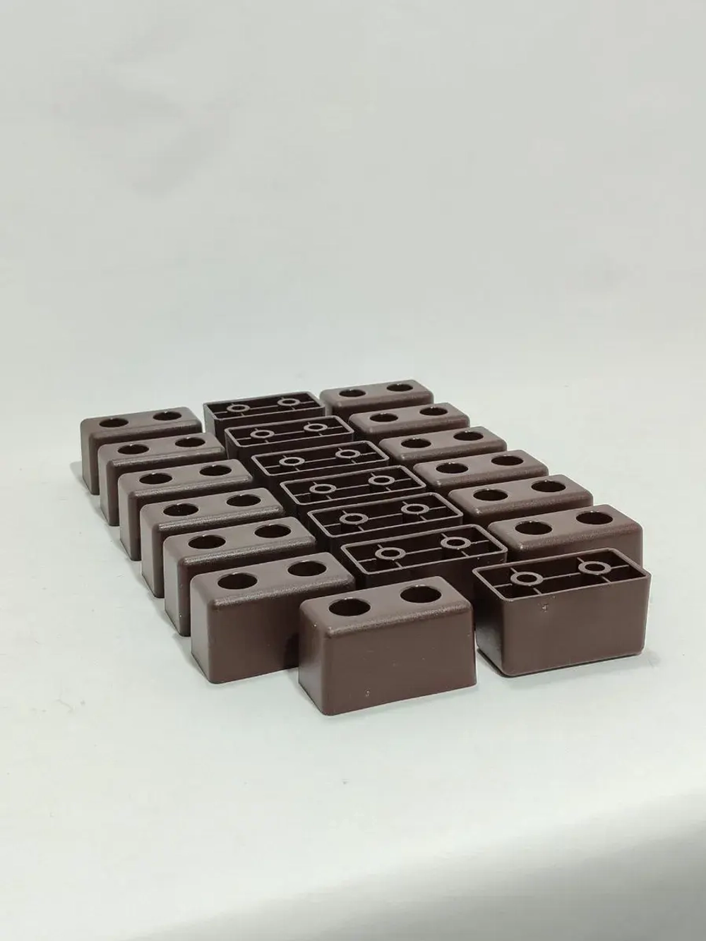 Пластиковые ножки для мебели дивана шкафа тумбочки стола