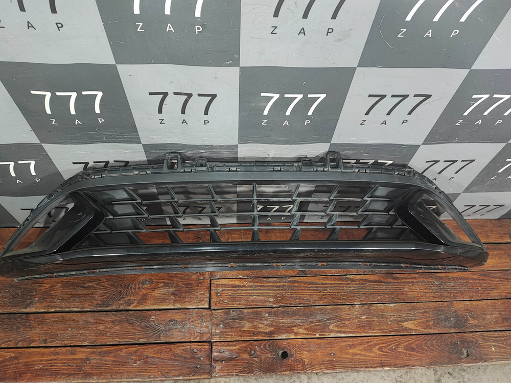 Решетка переднего бампера Kia Cerato 4 (BD) 21-нв Б/У Оригинал 86539M6510