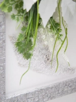 Настенная композиция с цветами в раме 65*28 см