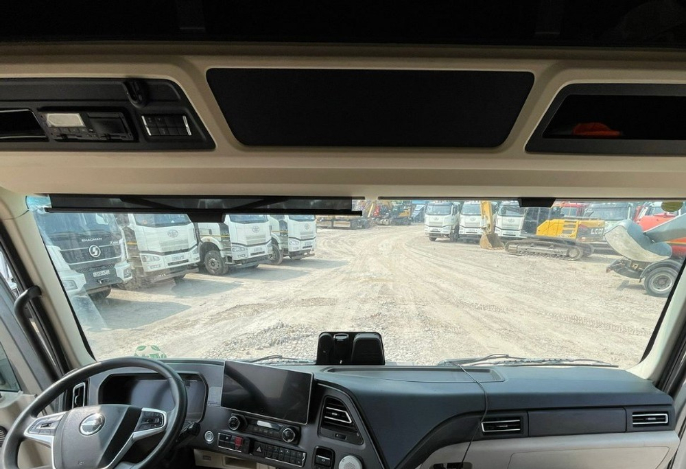 BEIJING BJ* 6x4 Седельный тягач BJ4250D6CP-02 (Дизельный, 12,9 л, 579 л.с., АТ)