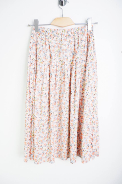 Юбка цветочная, визуально на 48 размер