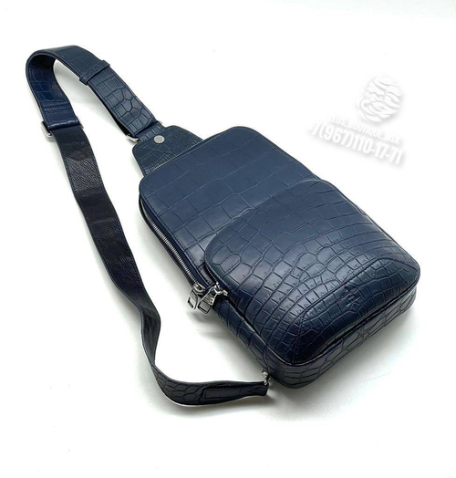 Сумка-слинг Louis Vuitton Avenue из кожи крокодила
