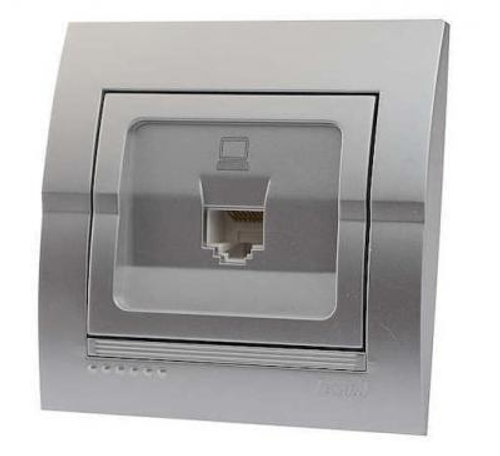 DERIY 702 2828 139 Розетка копьютер., серебристый металлик керамика