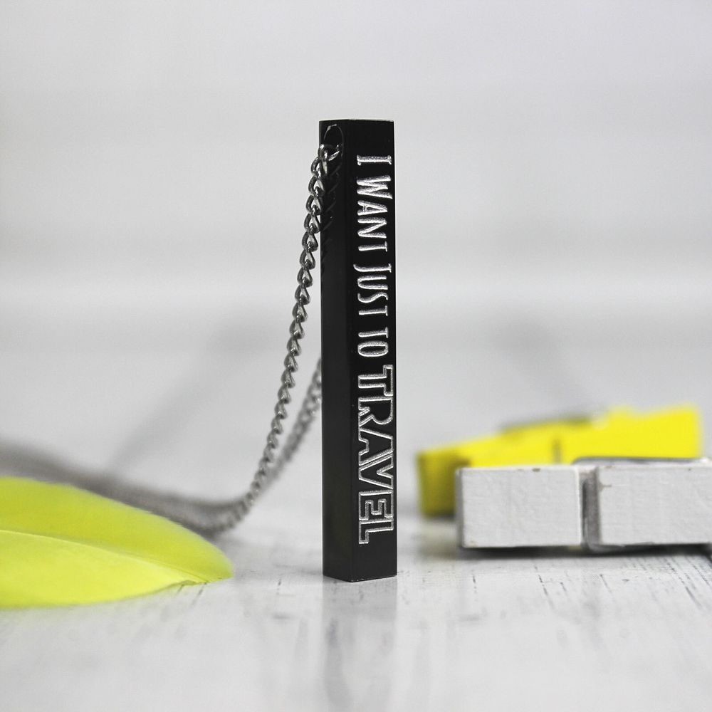 Чёрный кулон подвеска брусок с гравировкой на заказ