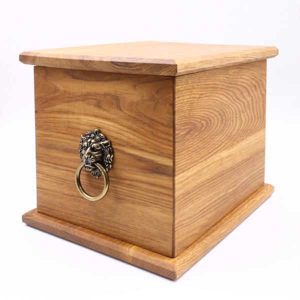 Урна для праха "Ларец" из массива дуба с ручками