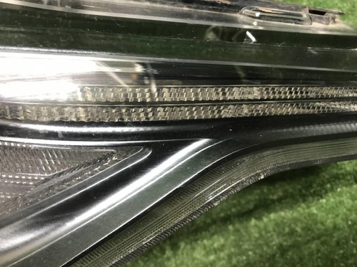 Битая Фара правая Maserati Levante (2016-2020) LED