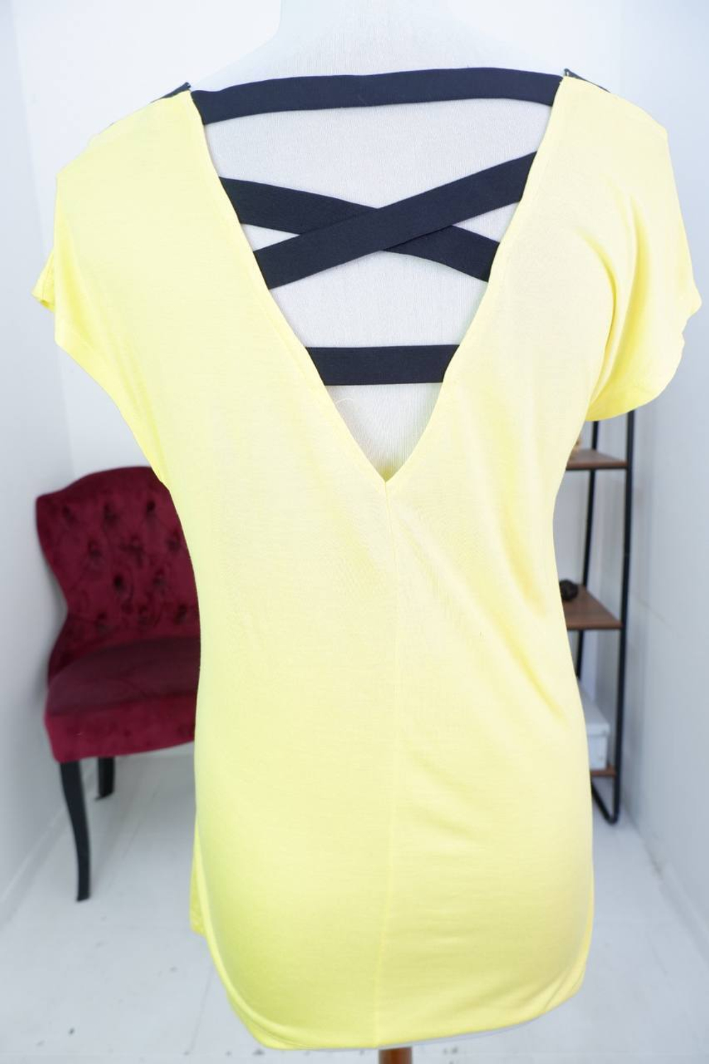 Футболка Benetton в красивом оттенке и сложной спиной 44-46 размер