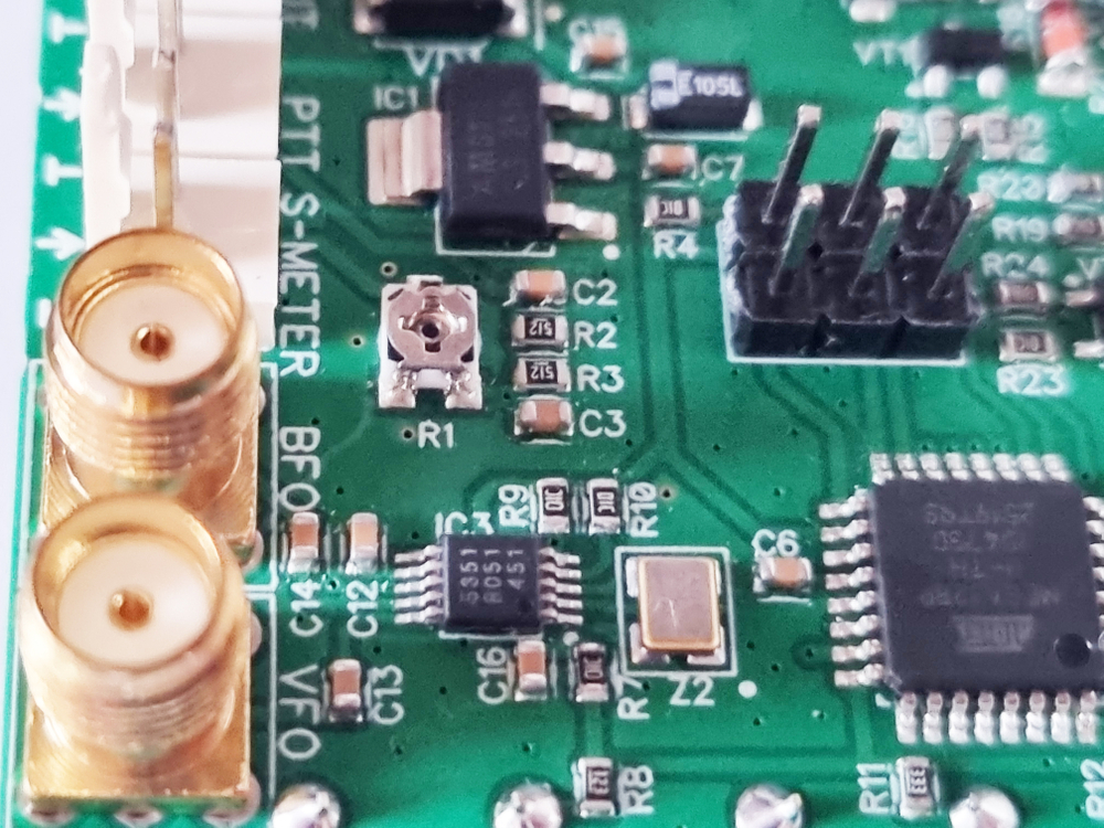 Миниатюрный синтезатор частоты "Кроха-2"