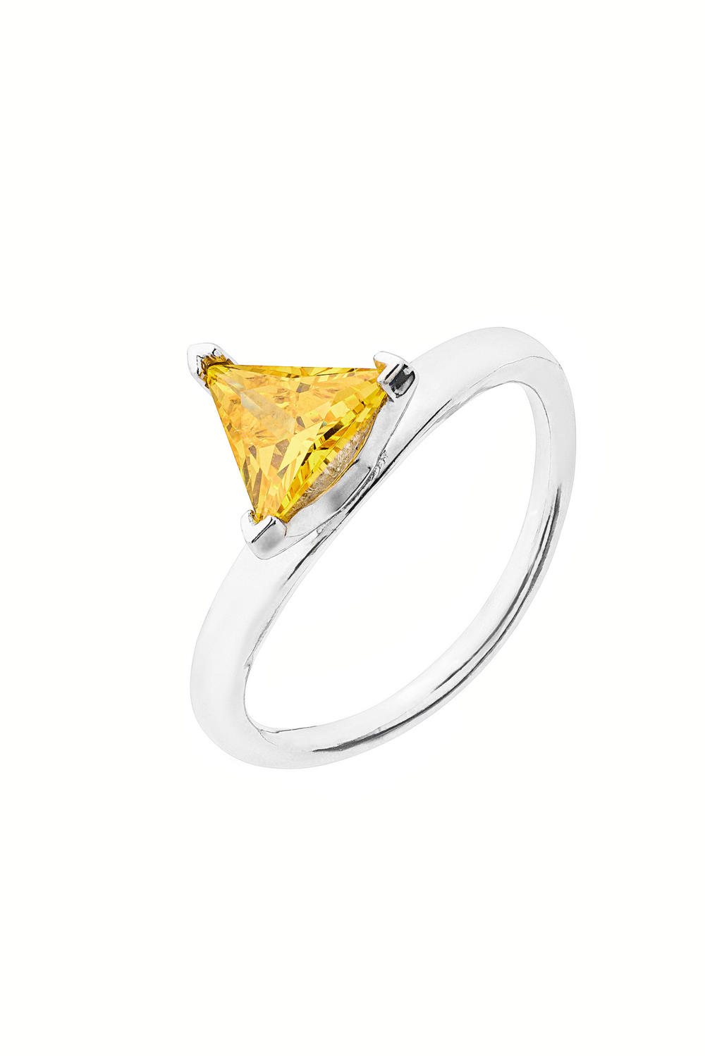 Кольцо из серебра с центральной вставкой из жёлтого фианита